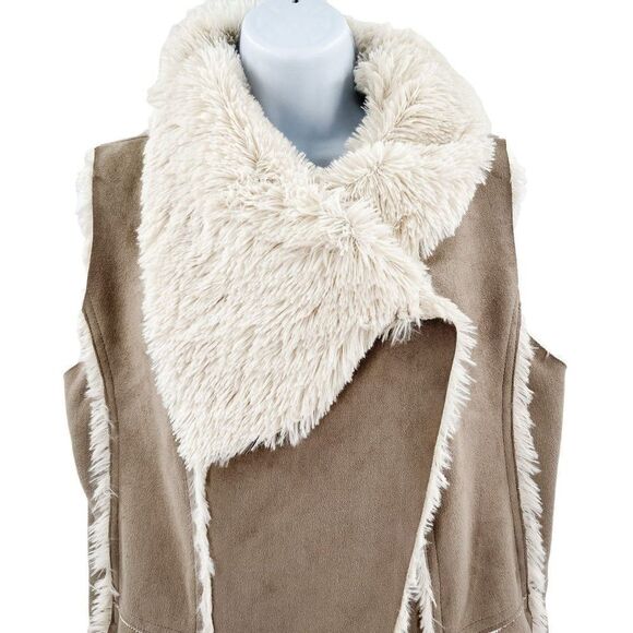 Cupcakes and Cashmere REVOLVE Faux Fur Arden Suede Vest Toffee CH301620 - Picture 7 of 13